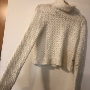 Kendall & Kylie white cropped sweater